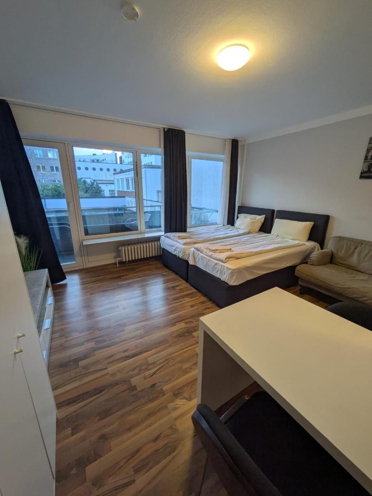 Neumünster 1,5-Zimmer Apartment Mit Balkon Am Hauptbahnhof מראה חיצוני תמונה