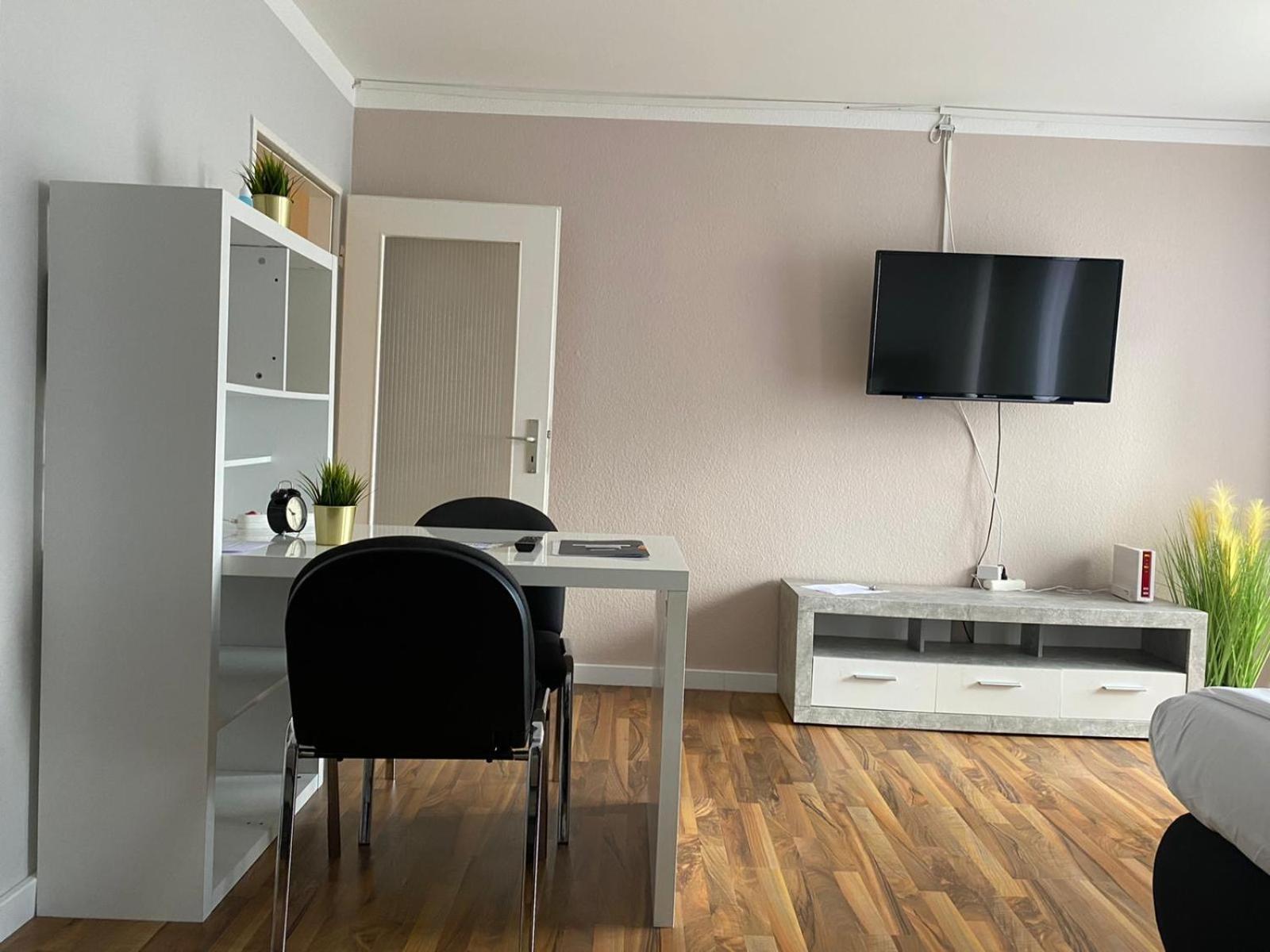 Neumünster 1,5-Zimmer Apartment Mit Balkon Am Hauptbahnhof מראה חיצוני תמונה