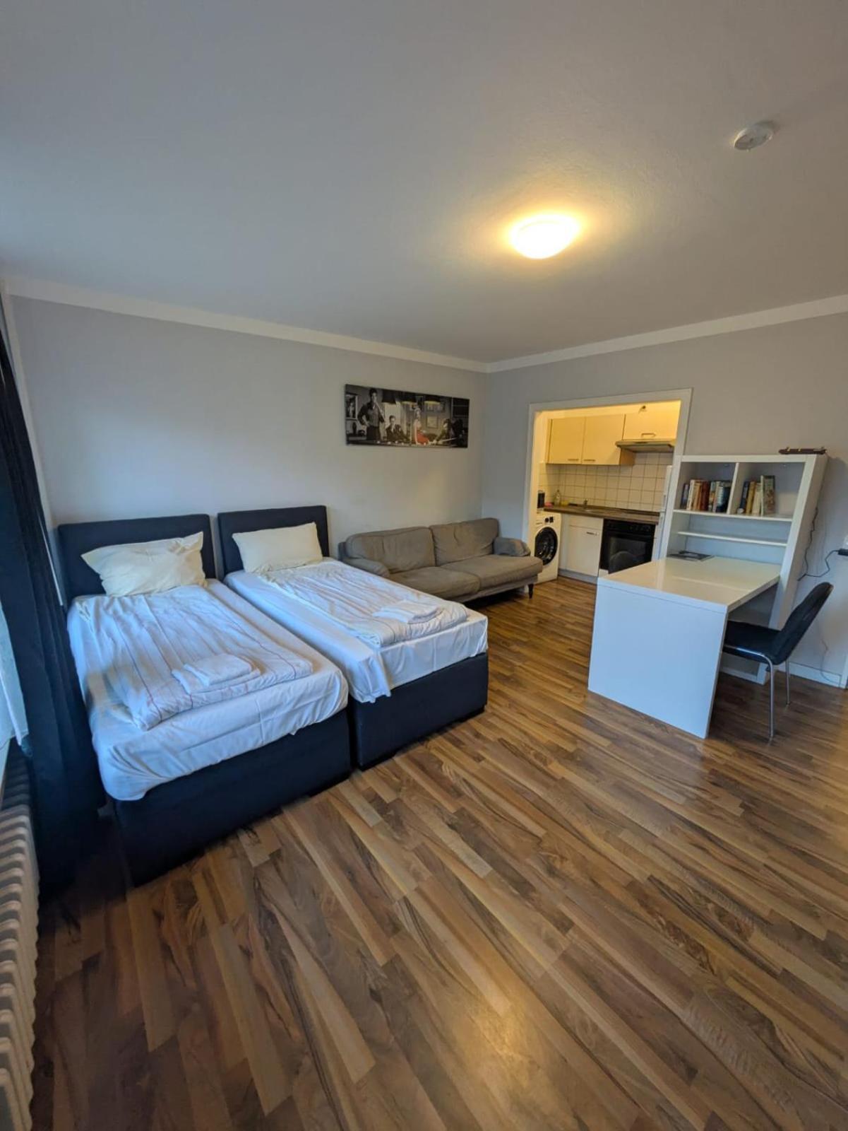 Neumünster 1,5-Zimmer Apartment Mit Balkon Am Hauptbahnhof מראה חיצוני תמונה