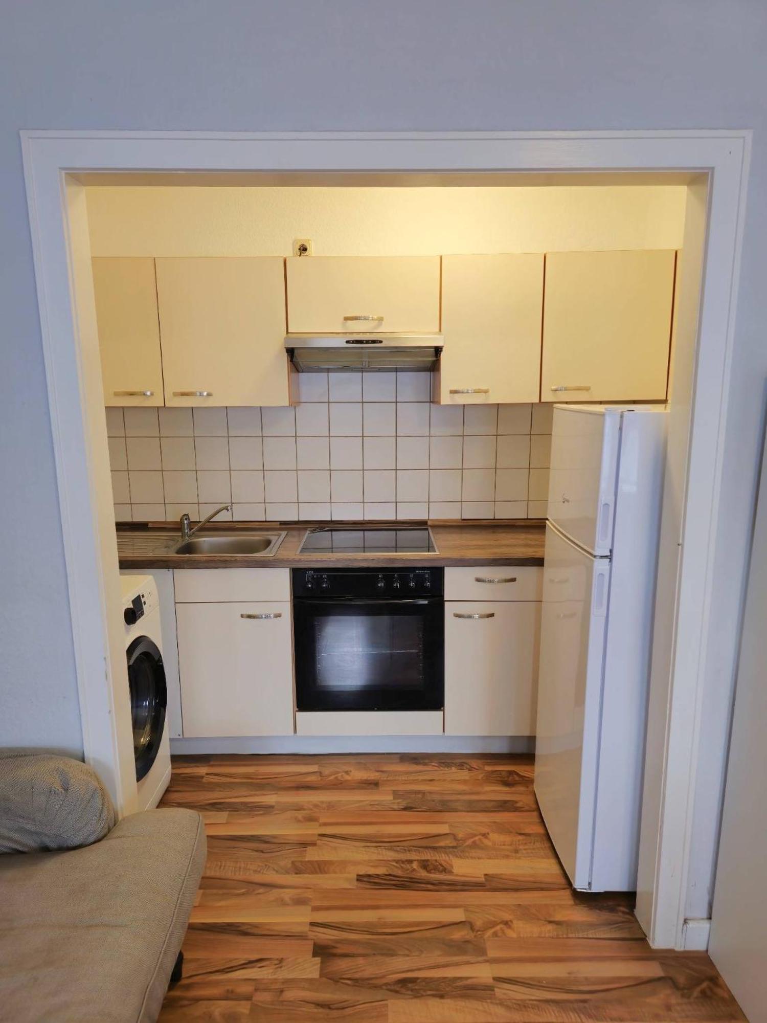 Neumünster 1,5-Zimmer Apartment Mit Balkon Am Hauptbahnhof מראה חיצוני תמונה